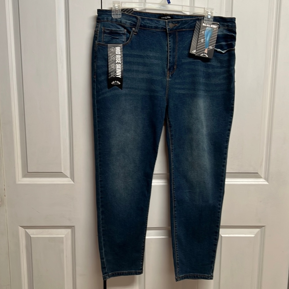 Fire & Rain Blue Denim Mid Rise 5 Pocket Stretch Skinny Jeans Size 24 NWT